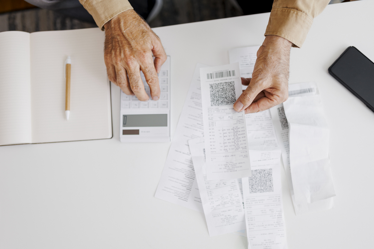 一人暮らしの60代が抱える金銭面の課題
